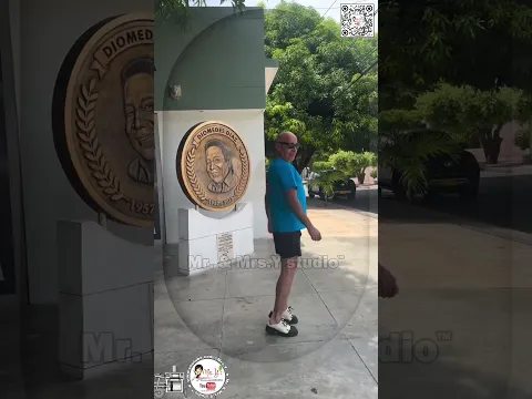 超模教父，迪奧美德斯紀念碑前的氣場展現 #時尚 #走秀