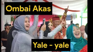 Download Heboh !!!, medley lagu Yale - yale dan Ombai Akas oleh orang lampung ini. MP3