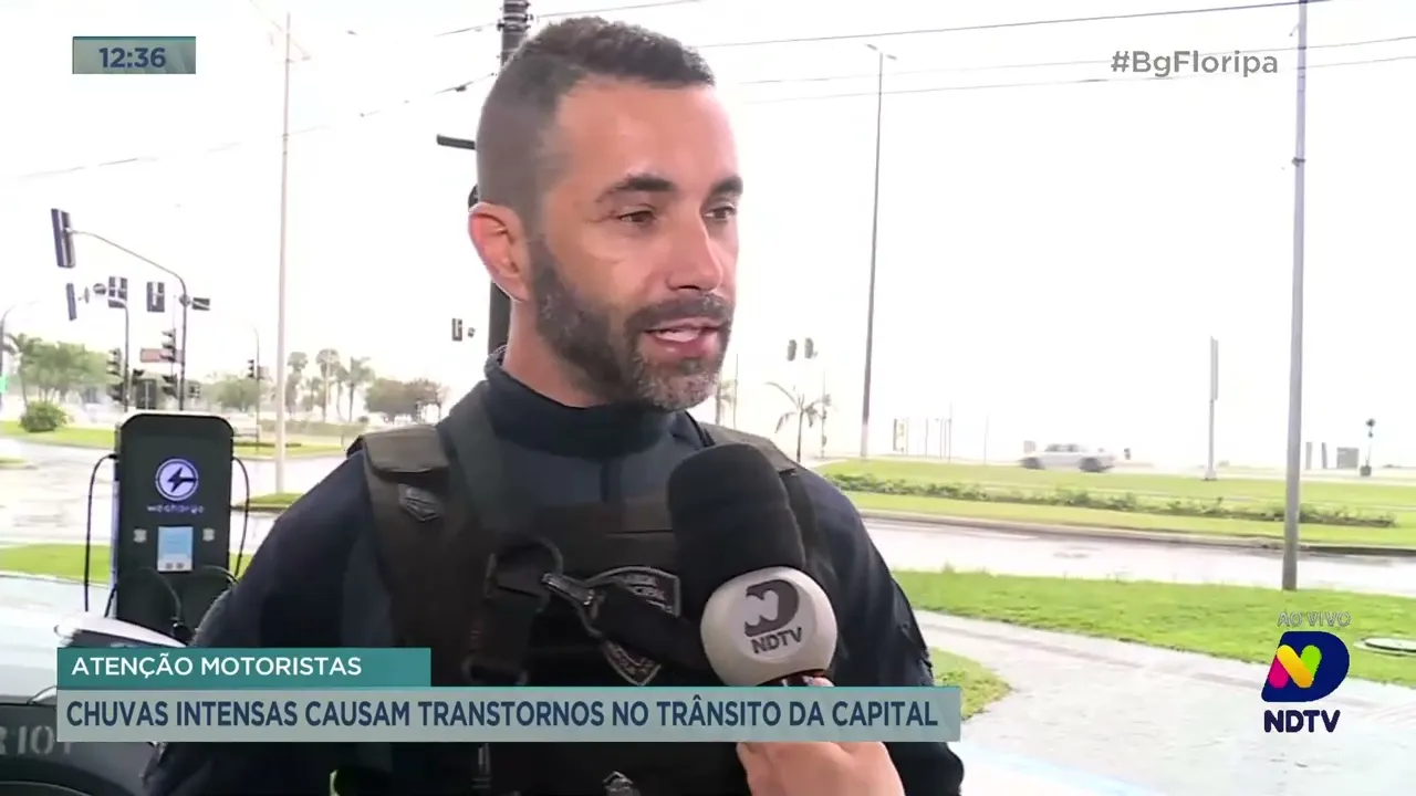 Chuvas intensas causam transtornos no trânsito de Florianópolis