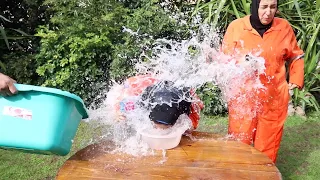 أول شخص هيملة الزجاجة ماء بفمة في اسرع وقت هيكسب والعقاب مفاجاة 