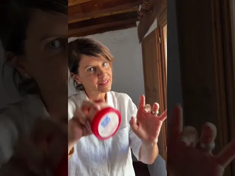 Publi. Ojalá reparar las grietas de nuestra piel fuera tan fácil como esta mesilla #cuidadodelapiel