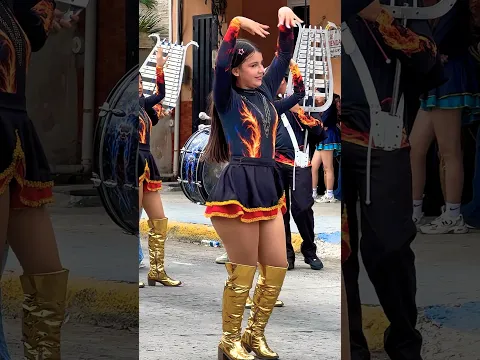 Ritmo y estilo de Briana desfilando 😍❤️ #desfile