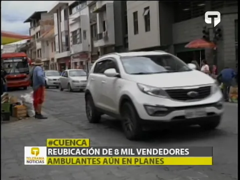 Reubicación de 8 mil vendedores ambulantes aún en planes