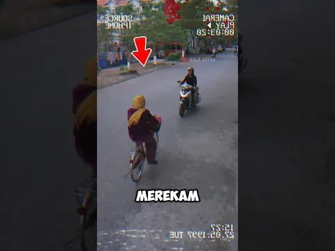 Kejadian tak terduga menimpa pemotor ini
