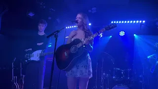 isabel van gelder bathroom floor the grace 5th february 2026