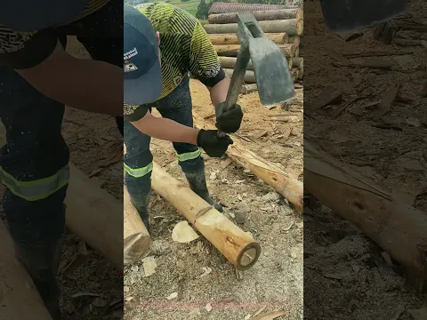 La hache tranche le bois de trop : comment quelques coups donnent à un rondin sa forme utile