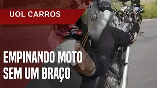 'Bracinho do Grau' bomba nas redes ao empinar motos sem o braço direito