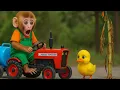 Download Lagu Mono CoCo conduce un tractor para rescatar el cañaveral seco y cosechar! | MONO COCO ESP