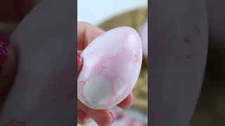 Mix oil and water to create these marbled Easter eggs