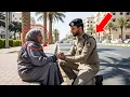 امرأة مسنّة تبكي بألم في الشارع… وكلماتُها للشرطي غيّرت مجرى حياته بالكامل!