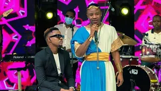 tommy flavour ft alikiba omukwano live performance in homa tv e king kiba