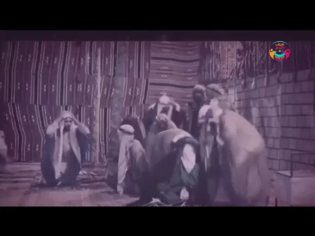 ⁣اقتربت الساعة وانشق القمر