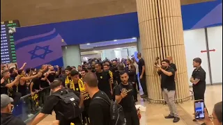 הדליקו את נתב ג אוהדי בית ר ירושלים קיבלו את הקבוצה שחזרה לארץ 