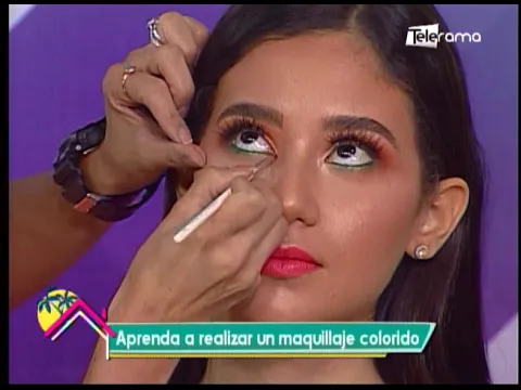 Aprenda a realizar maquillaje colorido
