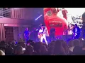 Dustin Lynch singing Easy To Love 