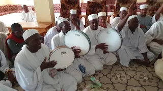 برعينا البارع المالوا في الكون شبيه مرحبا بالهمام رائعة أبونا الشيخ الفاتح في أبيه الشيخ عبدالرحيم  برعينا البارع المالوا في الكون شبيه مرحبا بالهمام رائعة أبونا الشيخ الفاتح في أبيه الشيخ عبدالرحيم
