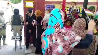 أبو الرجولة تشعل حماس النساء بالرقص أمام لجان قصر النيل 