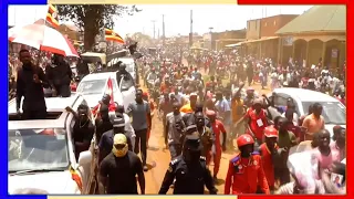 bobi wine thrills supporters with akatengo live performance at campaign rally 