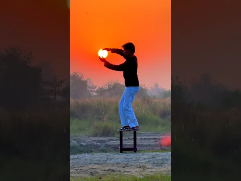 Broke the sun. π creative short #magic #sunset #night #creative #videography #shortvideo #shorts