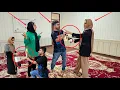Download Lagu Setareh is shocked after her friend Hamideh gets angry for breaking her fiancé Mehdi's gift.