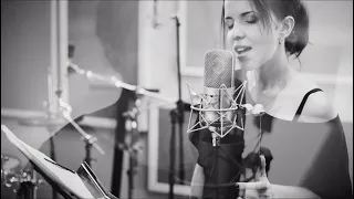 Босиком по солнцу А по темным улицам гуляет дождь OFFICIAL VIDEO 2020 