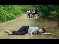 Download Lagu CEO Quang was geschokt toen hij een alleenstaande moeder in nood zag.