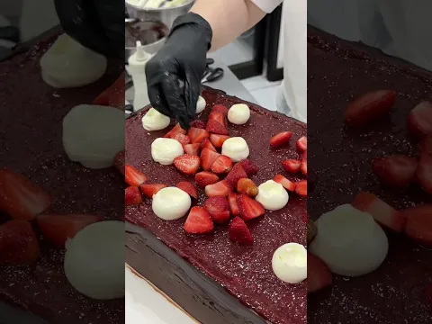 Noir cake jumbooo🎂🍓