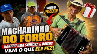 Machadinho do Forró ganhou uma Sanfona 8 Baixos de presente - Veja o que ele fez 😱