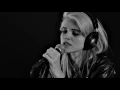 Sky Ferreira - Everything is Embarrassing (live)