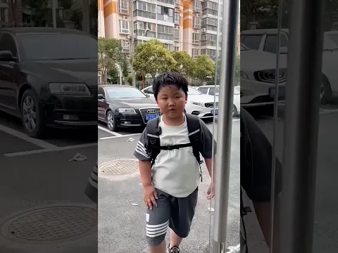 Shopkeeper uncle helped a poor boy 😊