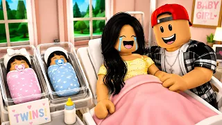 GIVING BIRTH TO OUR TWINS in Berry Avenue Roblox! 🤰🚑 *VOICED*