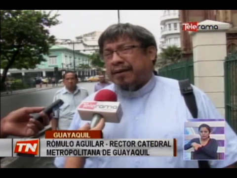 Vientos habrían causado caída de cruz en la catedral