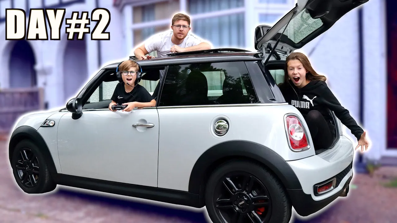 LAST TO LEAVE THE MINI CAR WINS! *THE3HALLS*