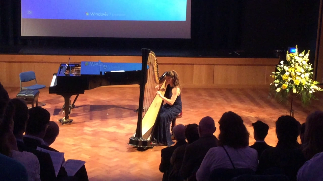 Gavotte by Carlos Salzedo (Nadia Mason, harp)