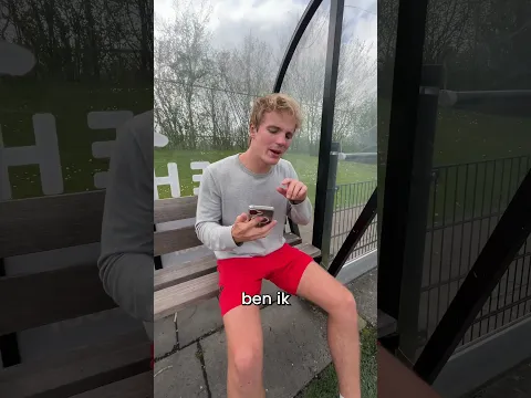 Wat Gebeurt Er Als Een Voetbal Met 100 km/u Je Hoofd Raakt?