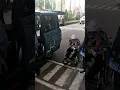 Akses Disabilitas mobil taxi bluebird
