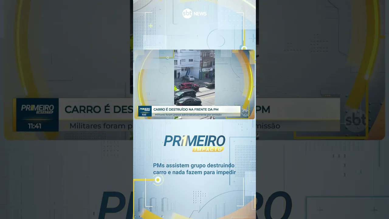 PM's assistem grupo destruindo carro e nada fazem para impedir
