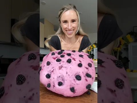 How about a blackberry? 🖤🌸 #pastry #dessert #blackberry #baking #sweet
