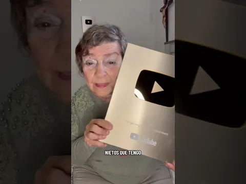 Abriendo mi placa de Youtube muchas gracias a todos mis nietos ☺️ #abuela #maquillaje