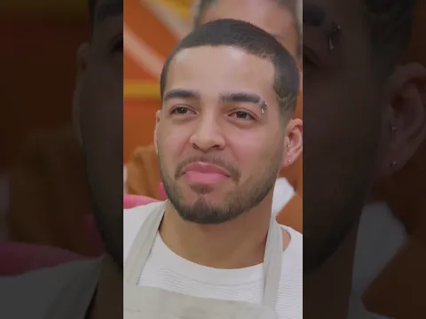 Foi quase o bolo todo parar no chão, SOS!!! 👀 #bakeoffbrasil