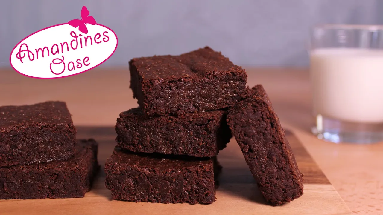 Saftige Schoko Brownies | Rezept mit Kakao und viel Schokolade backen | Ohne Backpulver. 