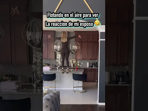 Floto en el aire para ver la reaccion de Adriel