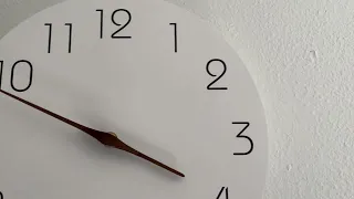 Simple clock to brighten your room
