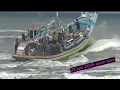 ombak angin kencang hingga tengah laut kapalboat terangkat di #beach #plawanganpuger