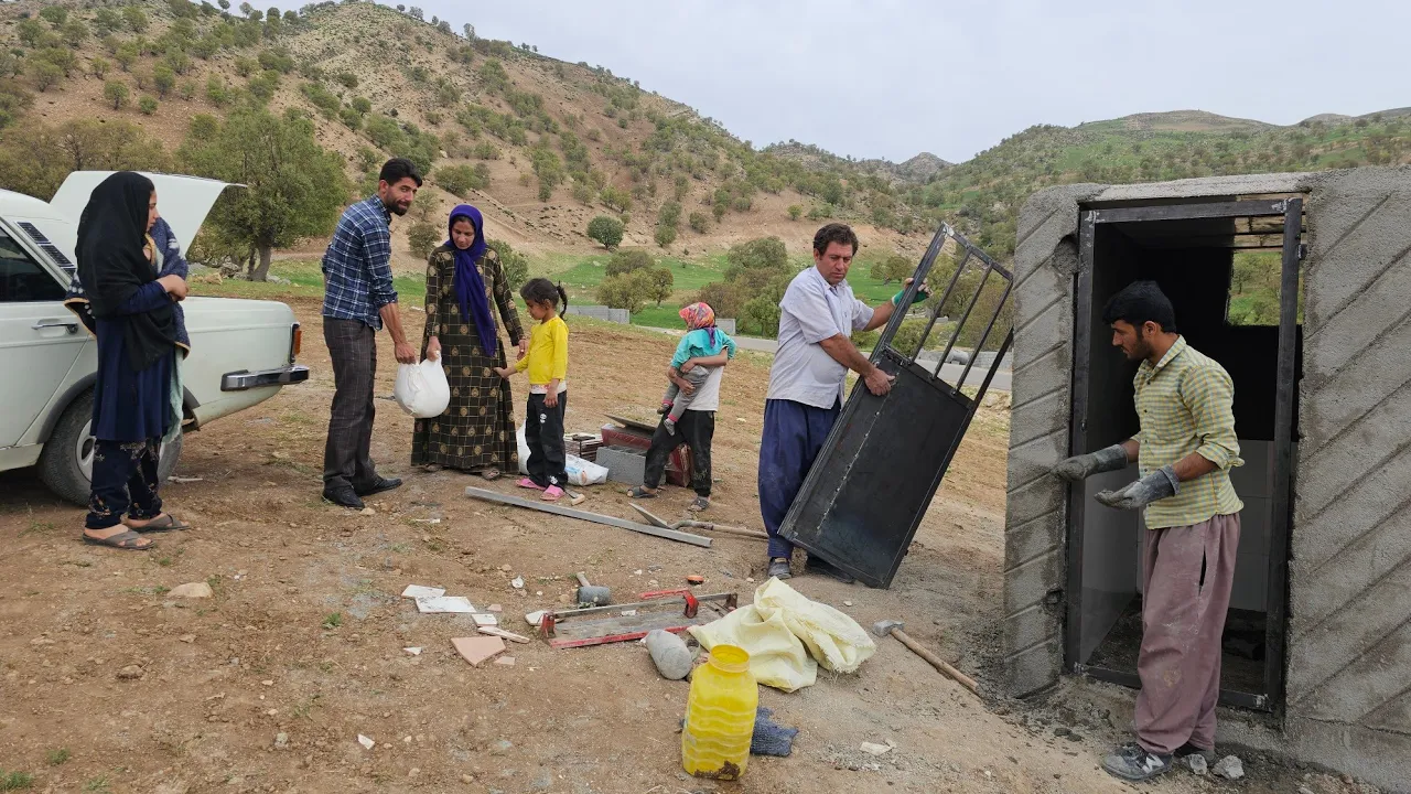 Placing the toilet stone and bringing the door and white cement with the help of the viewers