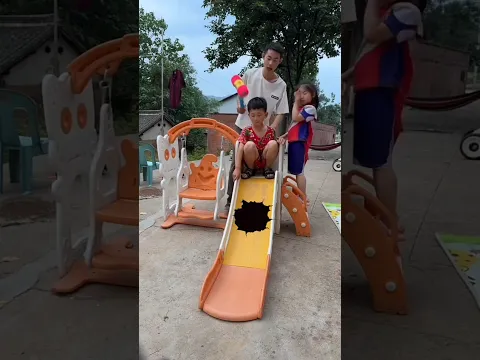 पापा हथौड़ा मारके स्लाइड पूल के छेद को बंद किया 😱💔#shorts #shortsfeed #shortsviral