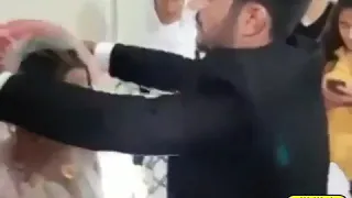 العادات الجاهلية في تركيا ضرب العروسة يوم العرس أمام الجميع 