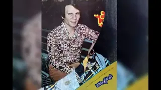 عبدالحليم شبانة بدلتي الزرقا في عيد العمال 