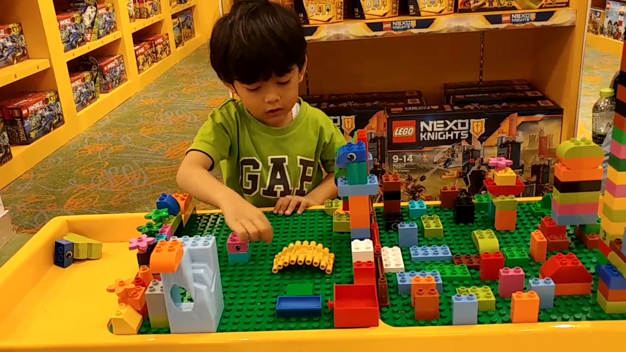 Lego Mainan anak laki | Bermain Lego membuat mainan rumah Lego mobil mobilan | Lego Duplo kids toys . 