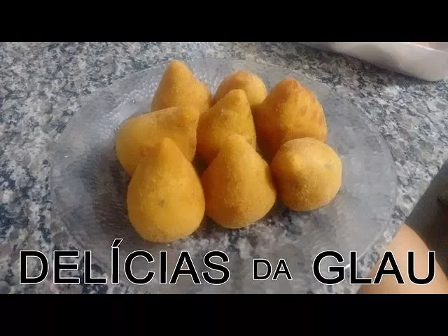 FAZENDO COXINHAS COM O ESPOSO